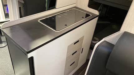 Küchenzeile, Kühlschrank, Schubladen, Herdabdeckung Küchenzeile, Kühlschrank, Schubladen, Herdabdeckung