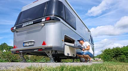 Eriba Touring 822 Eriba Touring 820 vs. Airstream 648 International f