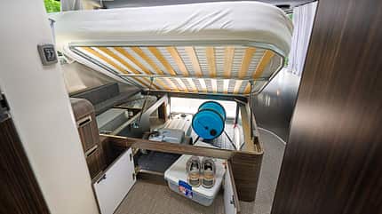 Airstream 648 International Eriba Touring 820 vs. Airstream 648 International f