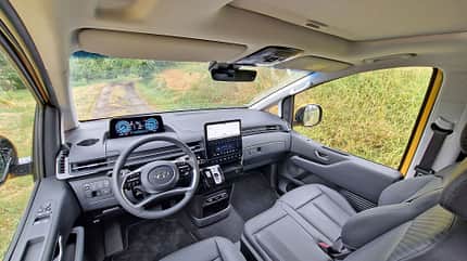 Hyundai Staria, Steuer, Lenkrad, vordere Sitzbank Hyundai Staria, Steuer, Lenkrad, vordere Sitzbank