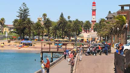 Swakopmund, Küstenstadt, Sehenswürdigkeiten, Palmen, Touristen Swakopmund, Küstenstadt, Sehenswürdigkeiten, Palmen, Touristen