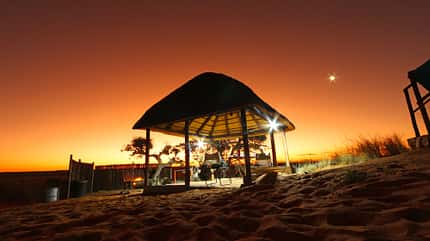 Campingplatz Red Dune Camp, Sonnenuntergang, Pavillion Campingplatz Red Dune Camp, Sonnenuntergang, Pavillion
