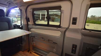 Innenraum, Schiebetüre, Fenster, Formteile, Tisch Innenraum, Schiebetüre, Fenster, Formteile, Tisch
