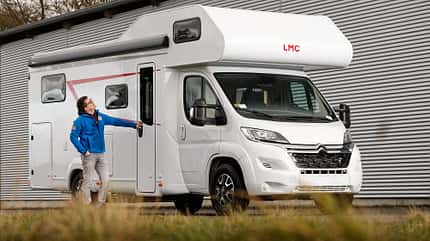 LMC Tourer Alkoven-Wohnmobil, Neuheit, 2024, Wohnmobil LMC Tourer Alkoven-Wohnmobil