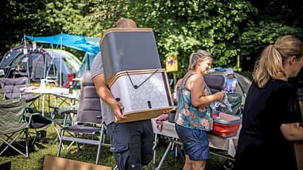Trenntoiletten, Tragen, Menschen, Aufbau, Test Trenntoiletten, Tragen, Menschen, Aufbau, Test