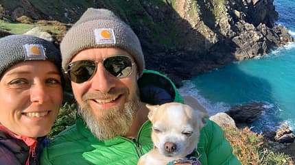 Menschen, Hund, Bucht, Wasser, Felsen