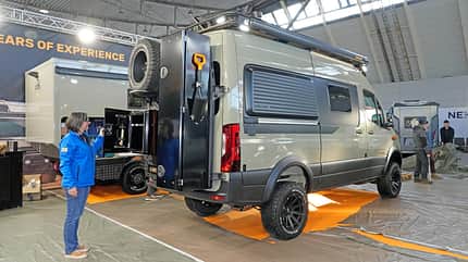 Heck, Seitenansicht, Staubox, Offroad-Bus, Offroadcamper Heck, Seitenansicht, Staubox, Offroad-Bus, Offroadcamper