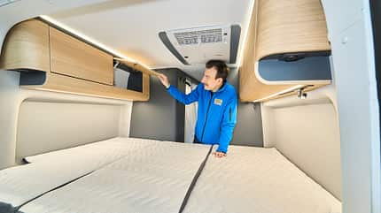 Adria Twin Max 600 SPB, Campingbus, MAN TGE Adria Twin Max 600 SPB Oberschränke