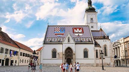 Kirche, Emallierte Dachziegel, Wappen, Stadt, Menschen, HŠuser