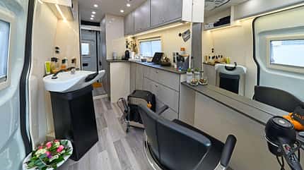 Interieur, Frisierstuhl, Spiegel, Einrichtung, Waschbecken Interieur, Frisierstuhl, Spiegel, Einrichtung, Waschbecken