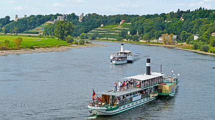 Reise, Mobil-Tour, Deutschland, Sachsen, Elbsandsteingebirge Ausflugsdampfer bei Dresden