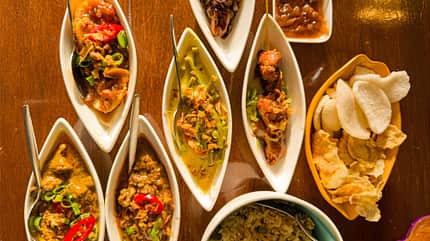 Indonesisches Essen, SchŠlchen, Besteck