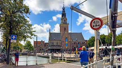 Kanal, Menschen, GebŠude, BŠume, Himmel