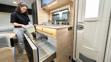 Caravelair Caravelair Sport Line 486 Kühlschublade