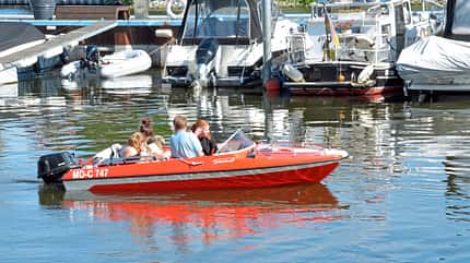 stellplatz, stadtmarina?, brandenburg, havel Stellplatz an der Stadtmarina? - Motorboot