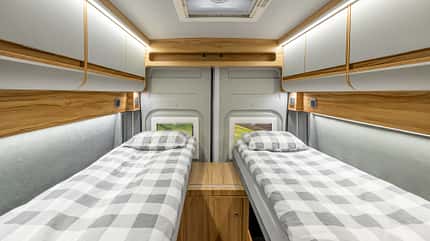 affinity, three, campervan Affinity Three - Heckbett