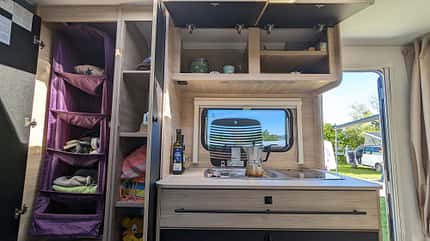 Caravelair Caravelair Sport Line 486 Stauraum Schrank