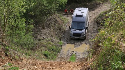 Sunlight Cliff 4x4, Ford Transit, Offroad-Campingbus, Praxistest Sunlight Cliff 4x4 Ford Transit Matsch