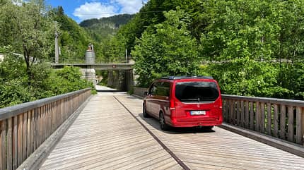 Pössl Campstar Dauertester, auf einer Brücke Pössl Campstar Dauertester, auf einer Brücke