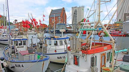 Erlebnishafen, Schiffe, Wasser, Himmel