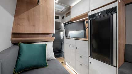 Globe-Traveller Falcon 2YS Globe-Traveller Falcon 2YS