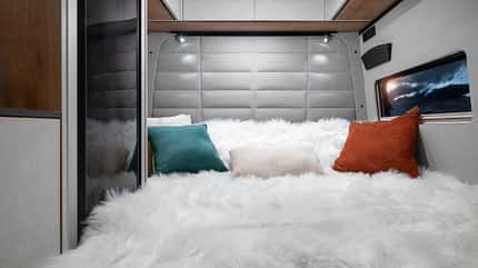 Globe-Traveller Falcon 2YS Globe-Traveller Falcon 2YS