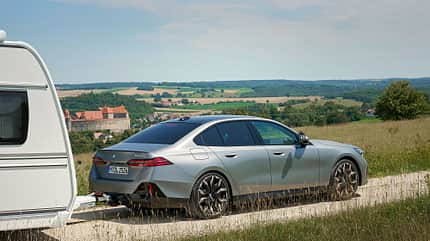 BMW 520 d xdrive, Gras, Felder, Himmel BMW 520 d xdrive, Gras, Felder, Himmel