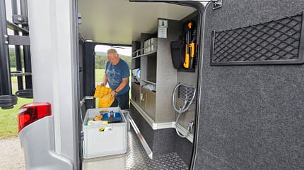 Knaus Van TI Plus 650 MEG Platinum 4x4, Hymer ML-T 570 Crossover Knaus Van TI Plus 650 MEG Platinum 4x4, Hymer ML-T 570 Crossover