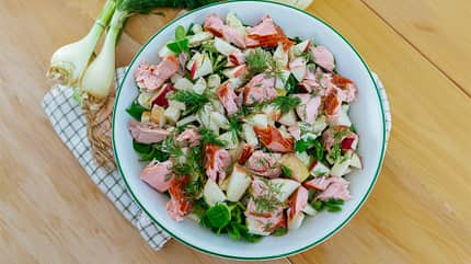 Niederlande, Friesland, Advertorial Dorf Balk Fischsalat