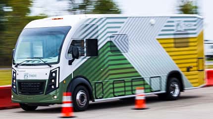 Thor Hybrid Class A Test-Fahrzeug, E-Wohnmobil, Elektro, Prototyp Thor Hybrid Class A Prototoy auf der Teststrecke