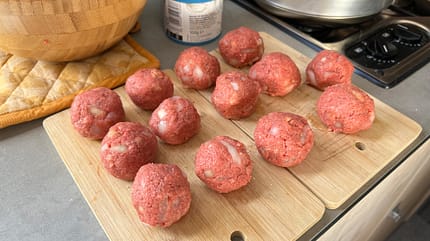 Campingküche, Ratatouille, Omnia, Bildanleitung, Hackbällchen Campingküche Ratatouille aus dem Omnia mit Bildanleitung Bällchen geformt