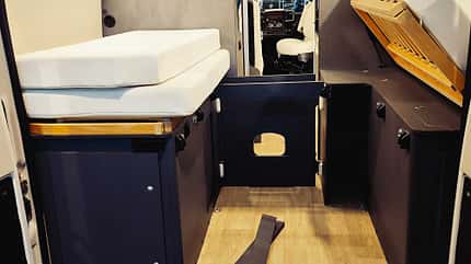 Laika Kosmo 60 (2025) Campingbus, Querbett, Heck, Beladung