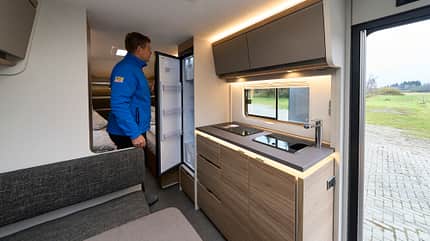 Dethelffs, Nomad, 2025, Dethleffs Nomad 490 EST, Wohnwagen, Küche Dethelffs Nomad (2025) Dethleffs Nomad 490 EST Küche