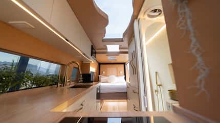 Zion Dreams Campingbus Durchsicht aufs Bett