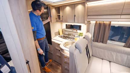 Kabe TM CLASSIC 740 LGB (2025) f Kabe TM CLASSIC 740 LGB (2025) f