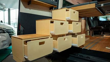Re:van MAN TGE, modularer Camperausbau, Start-up Re:van MAN TGE Boxen auf Auszug