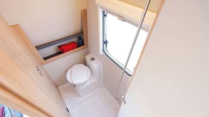 Toilettenraum, Knaus Sport 450 FU Toilettenraum, Knaus Sport 450 FU