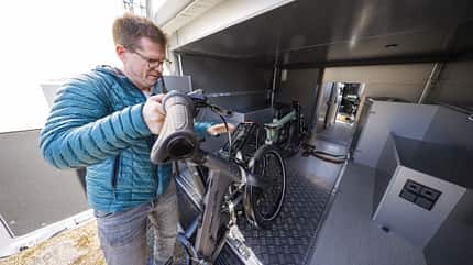 Die besten Klappräder mit Motor im Test 2025!