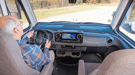 f__HymerB-Klasse MC, Cockpit, Lenkrad, Fahrerseite, Frontscheibe f__HymerB-Klasse MC Cockpit
