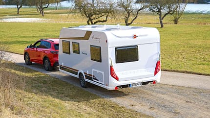 f_Buerstner, Averso-Harmony, Heckansicht, Außenansicht, Wohnwagen, Anhänger, Auto f_Buerstner_Averso-Harmony_Heckansicht