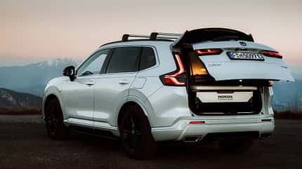 Honda, CV-R, SUV, Campingmodul, Dream Pod, Campingbox, Heckauszug, Hecktür Honda CV-R SUV Campingmodul Dream Pod, Hecktür halb zu