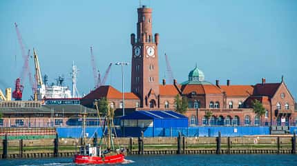 i_Cuxhaven, Hafen, Hapag Hallen, Nordsee i_Cuxhaven, Hafen