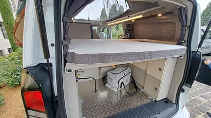 Westfalie, Kipling, Campingbus, Campervan, Ford Transit Custom, Stauraum, Heckbereich, zweigeteilt Neuer Westfalia Kipling auf Ford Transit Custom Heckbereich zweigeteilt, Nah