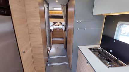 Dethleffs XL Familiy I 7812-2 (2026), Durchgang
