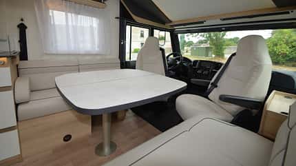 Itineo Famili JC740, Integrierter, Familienwohnmobil, Kinderzimmer, elektrisch verstellbare Einzelbetten, Fiat Ducato Itineo Famili JC741