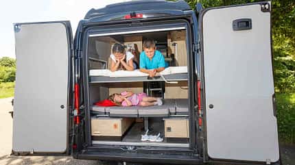 Bett hinten, Campingbus, Familie
