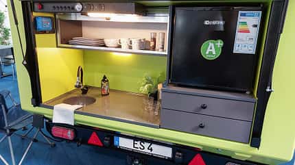 RS Camp ES-4, Außenküche, Klappe, Spüle, Kühlschrank f_RS-Camp_ES-4_Küche