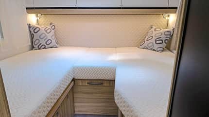 Adria Compact DL 60 Y, Bett, Matratze f_Adria_Compact_DL_60_Y_Bett