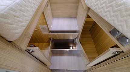 Adria Compact DL 60 Y, Zwischenböden, Schränke f_Adria_Compact_DL_60_Y_Zwischenböden