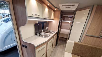 Across Car Premium 780 CDL, Caravan, Küche